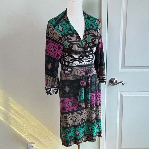 Diane Von Furstenberg Dresses & Skirts - Diane Von Furstenberg 100% Silk Jewel Tone Abstract Wrap Dress 12